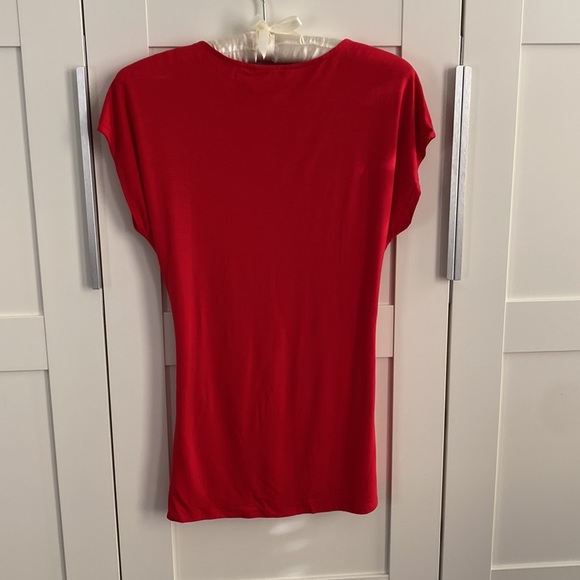 NWT. RW&CO red blouse.  Size M - Picture 3 of 6